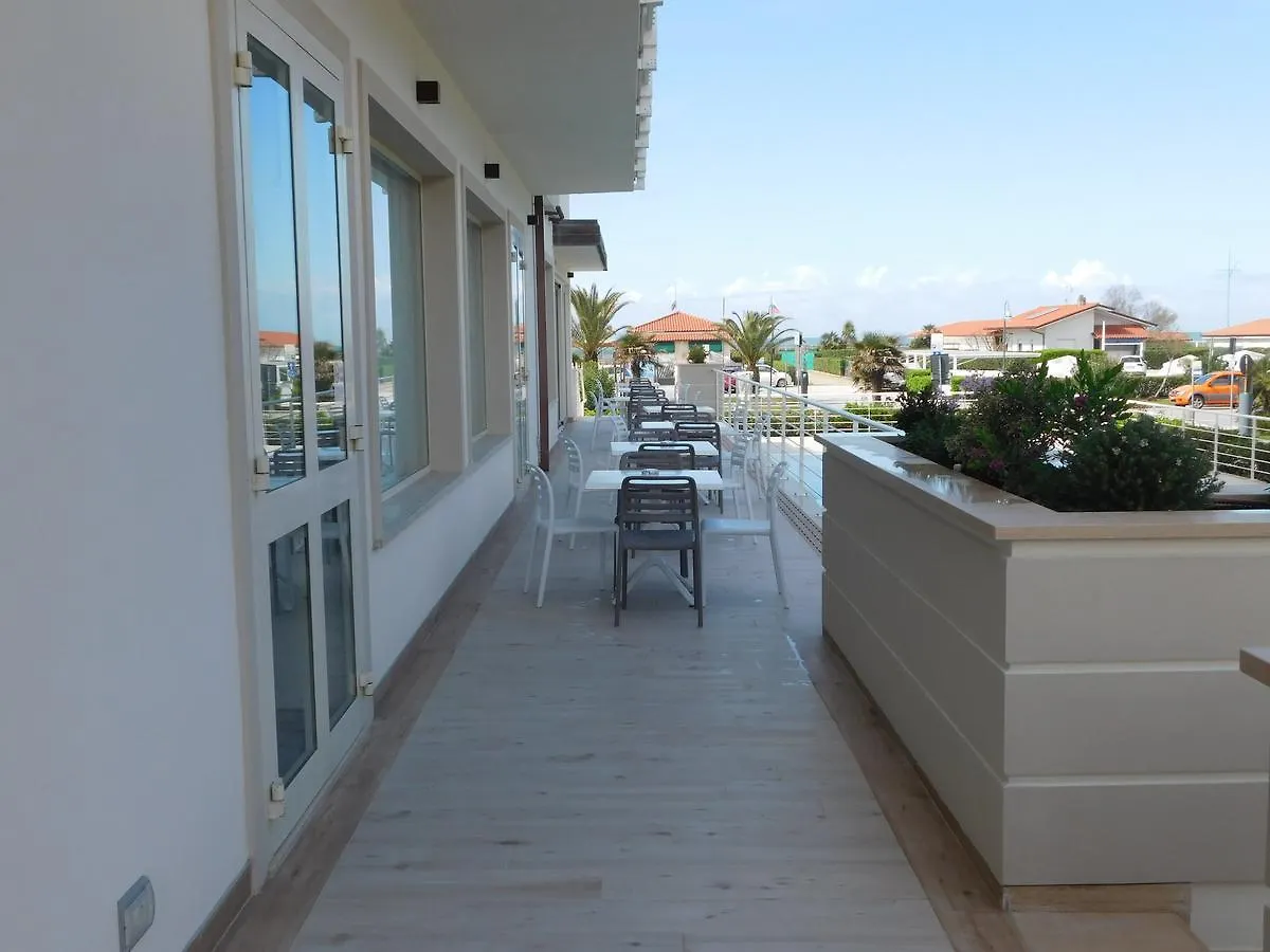 Hotel Oceano Marina di Pietrasanta 3*,  Italy